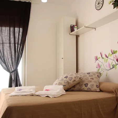 Book And Bed מאלייה