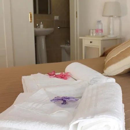 Frühstückspension Book And Bed Maglie