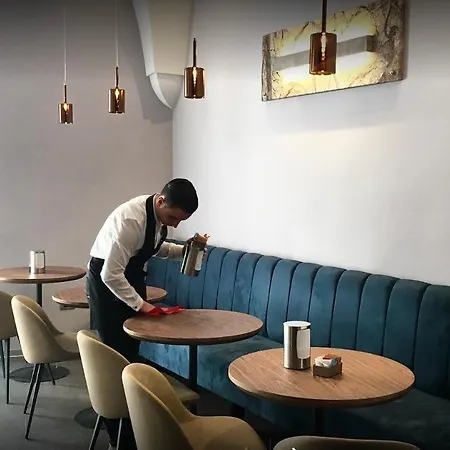 Frühstückspension Book And Bed Maglie