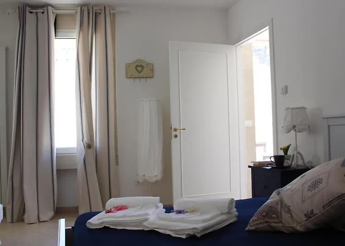 Book And Bed 3*