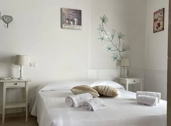 Book And Bed 3* Maglie