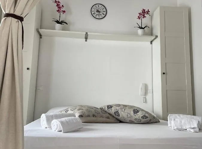 Book And Bed Bed and breakfast 3*