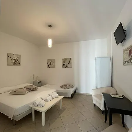 Book And Bed לינה וארוחת בוקר 3*