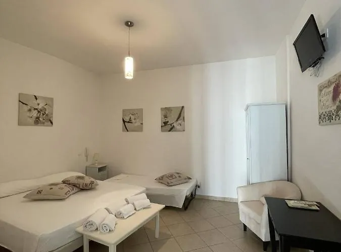 Book And Bed Bed & Breakfast 3*