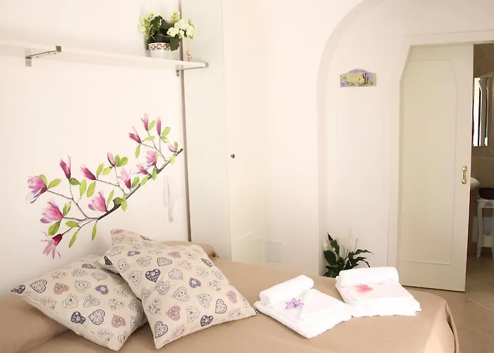 Bed & Breakfast Book And Bed